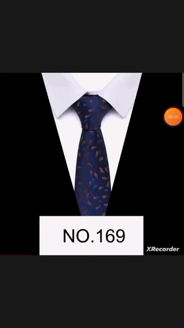 Модный мужской галстук