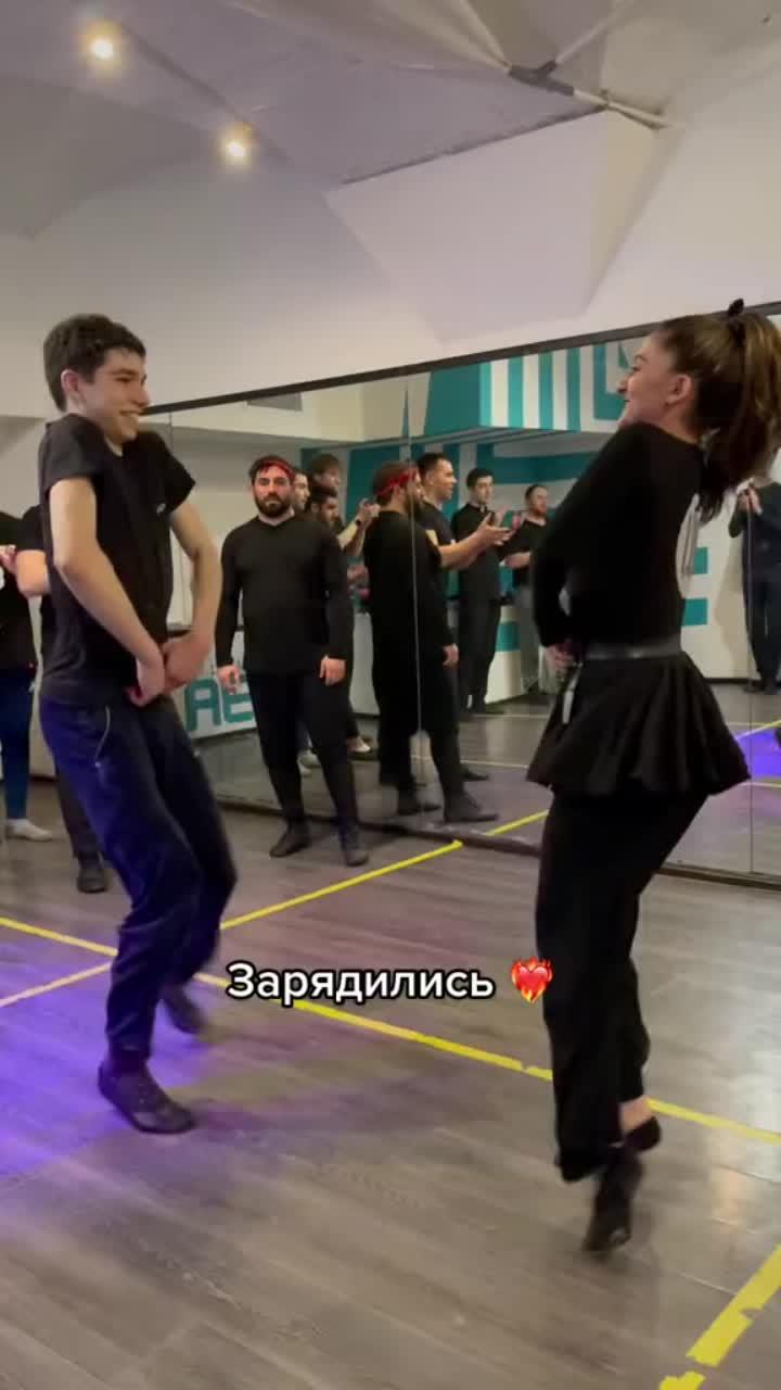 лайки: 392.видео в от пользователя anait (@29anait29): «@saidov__gamzat ❤️‍🔥🦅 @shkola_leki ❤️ очередной зажигательный импровиз 😍 #танец #кавказскиетанцы #дагестан».оригинальный звук - anait.