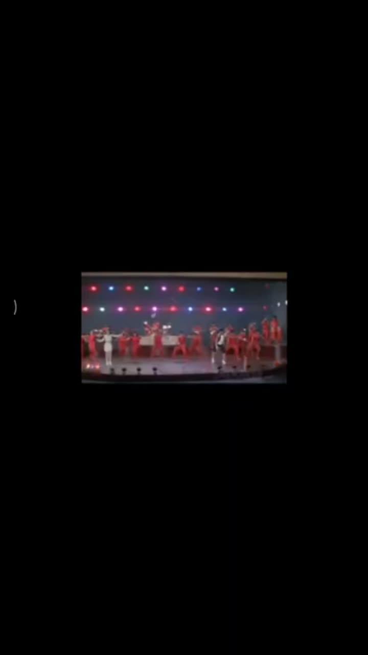 лайки: 750.видео в от пользователя ✨b u l y a k o v a✨ (@bulyakovich_): «#mithunchakraborty #танцуйтанцуй #индийскиефильмы #индийскиепесни #shahrukhkhan #srk #шахрукхкхан #india #film #dance».оригинальный звук - ✨b u l y a k o v a✨.