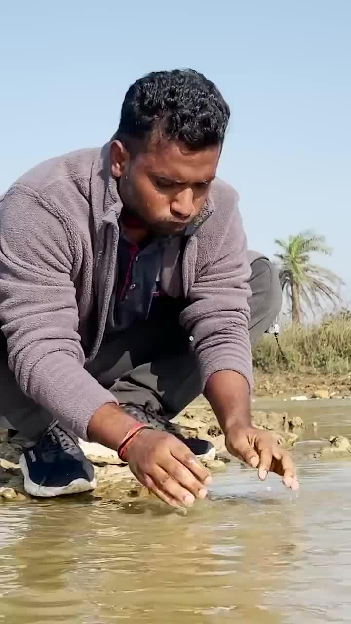 full video link: a thirsty man comes to drink water on the banks of the pond & he suddenly sees a ghostly siren head stands across the pond. watches this full video to know what happens after that. keep like | share | subscribe siren head is a character created by:-trevor henderson. video disclaimer this is not a commercial but a personal pr