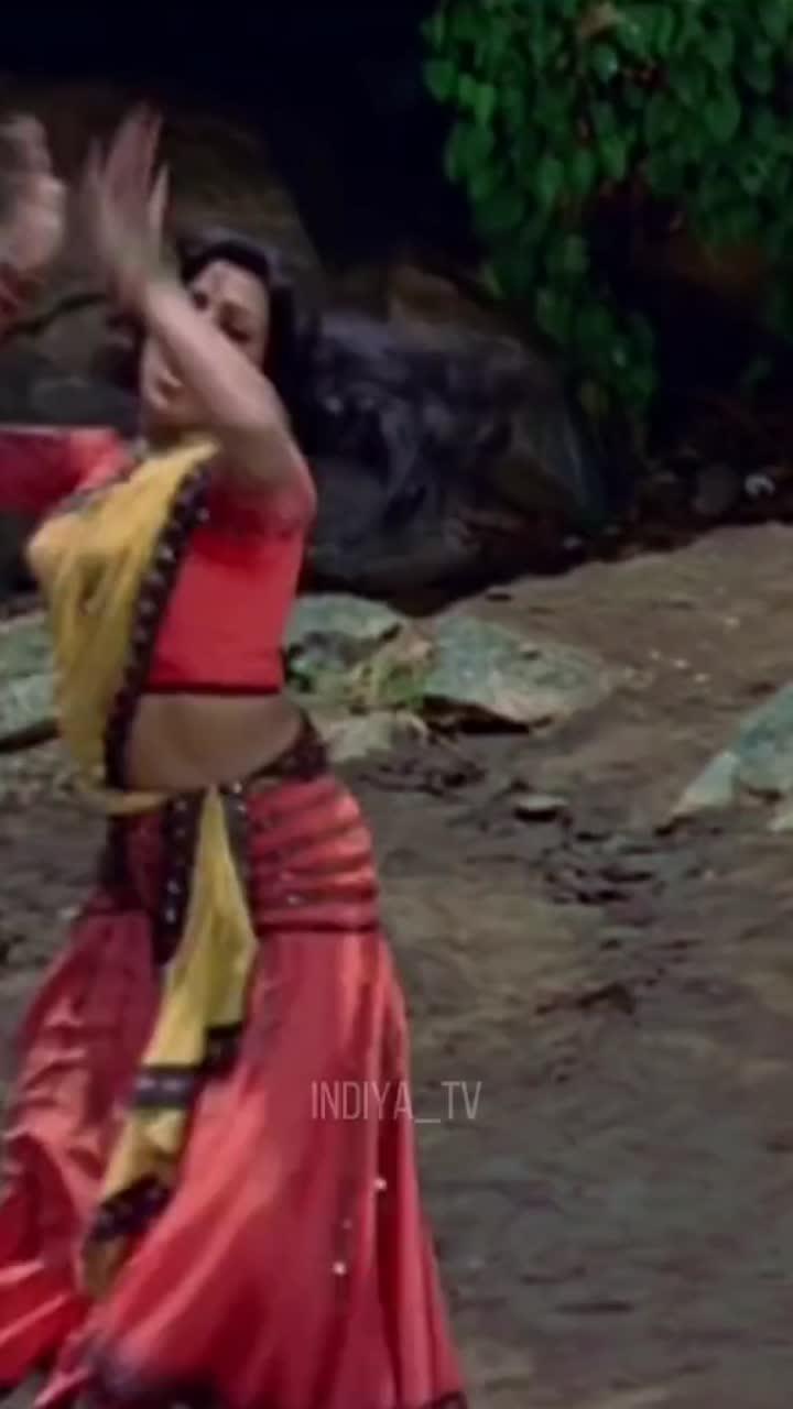лайки: 7811.комментарии: 91.видео в от пользователя 🎵переводчик🎵 (@vostok_musik): «hema malini 😍#индийскиефильмы #заводиelantra #legend #танцы #music #болливуд #bollywood #фильм #индия #india #hemamalini».bandook - nirvair pannu.