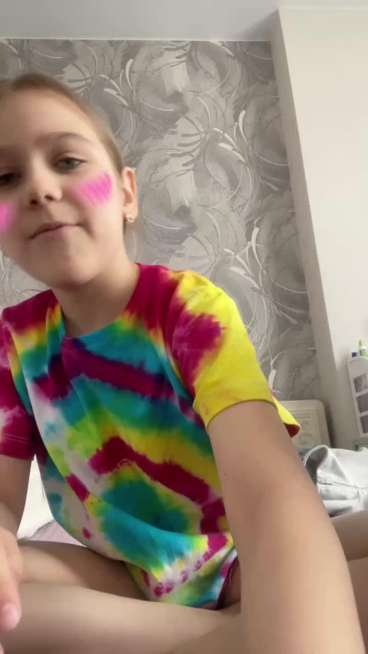 ￼