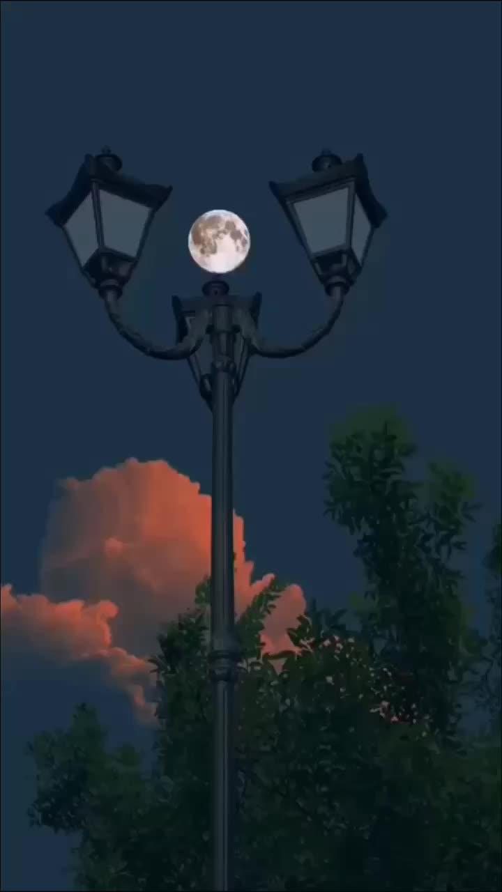 луна сегодня красивая
