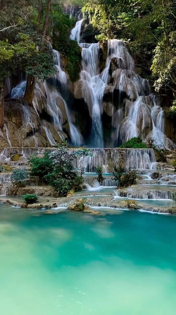 Водопад Куанг Си, Лаос 🇱🇦 
Любите водопады?