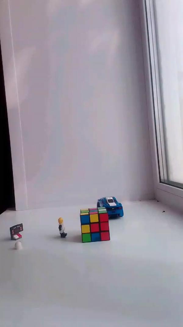 кубик Рубик и Лего человечик