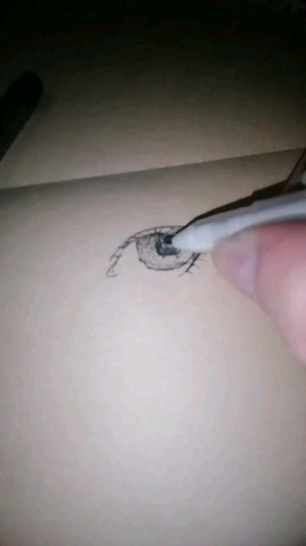 Как нарисовать глаз линером