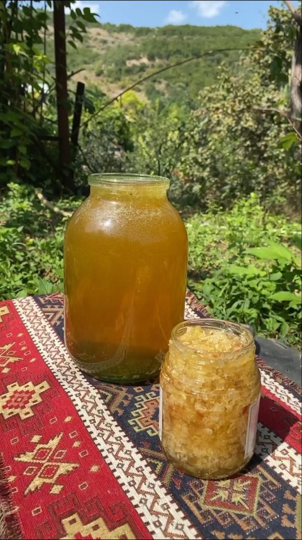 Натуральный горный мёд. Любите мёд? 
#армения #мед #горы #вкусно #пчелы